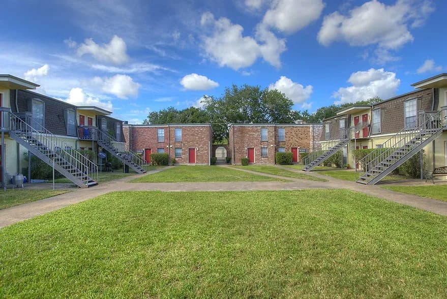 Oaks of Baytown Apartments in Baytown, Texas