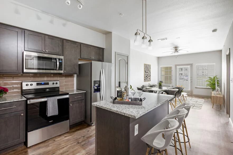 Shannon Creek Apartments in Burleson, Texas