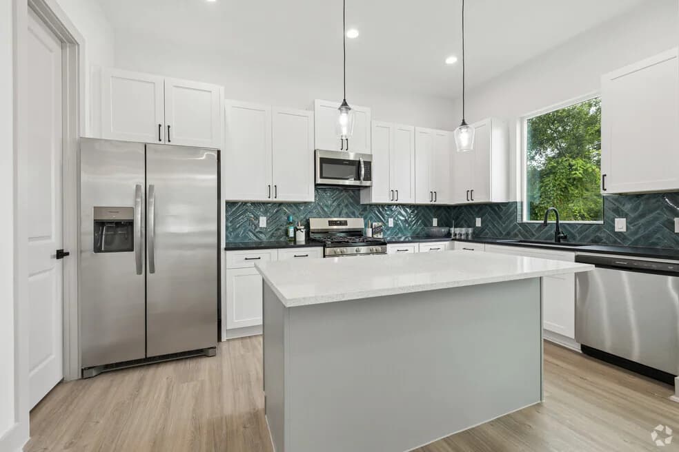 Creekmont at Garden Oaks — photo 2