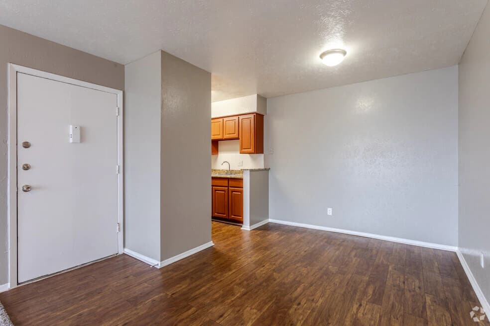 Chateau Estates — photo 4