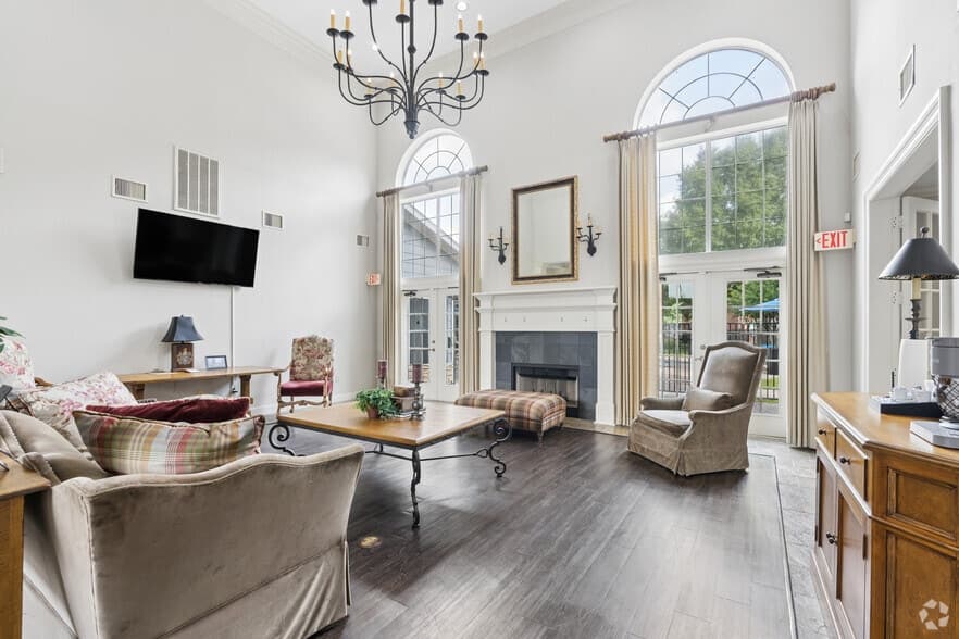 Bellfort Pines in Houston, Texas