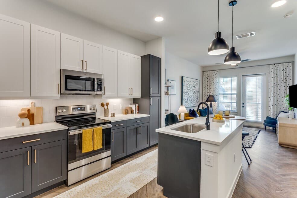 Willow & Wise — exterior
