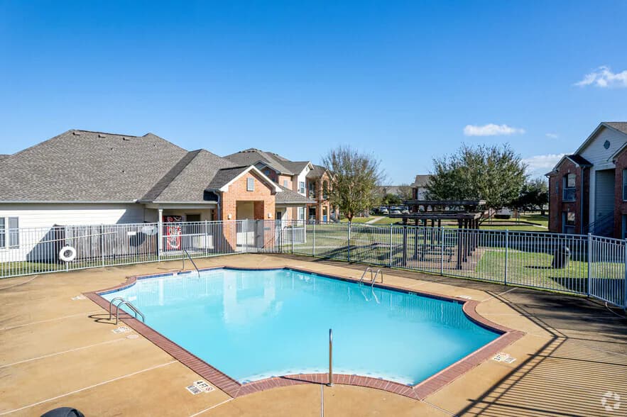Kensington Place Apartments in Houston, Texas