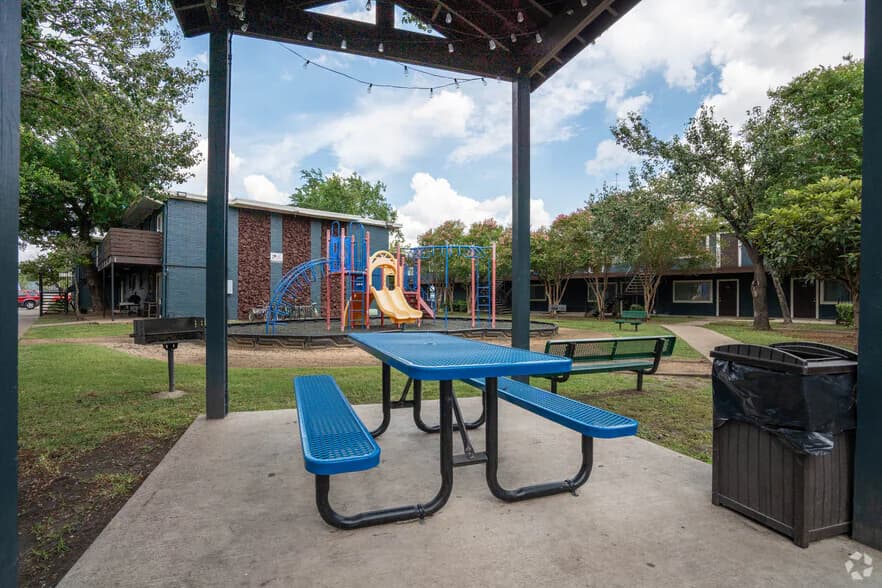 Encanto Apartments in Houston, Texas