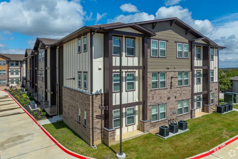 Lapiz Flats Apartments — exterior