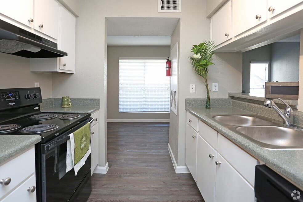 The One at 5959 — photo 2