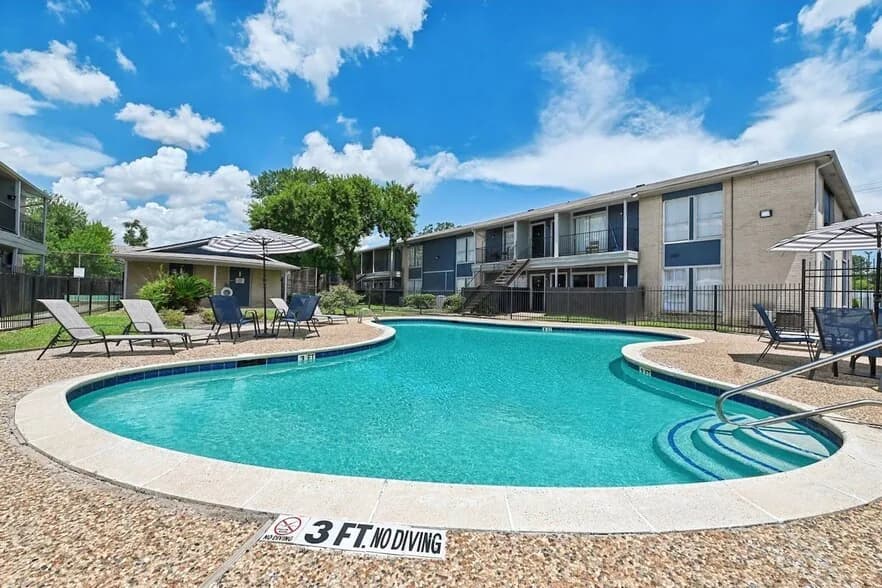 Pine Creek Apartments in Houston, Texas