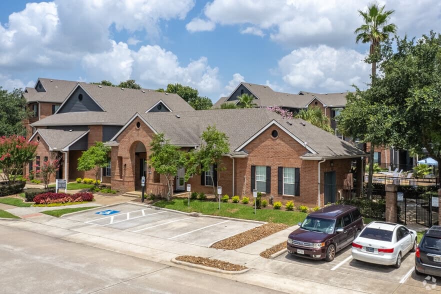 Compass at Windmill Lakes in Houston, Texas