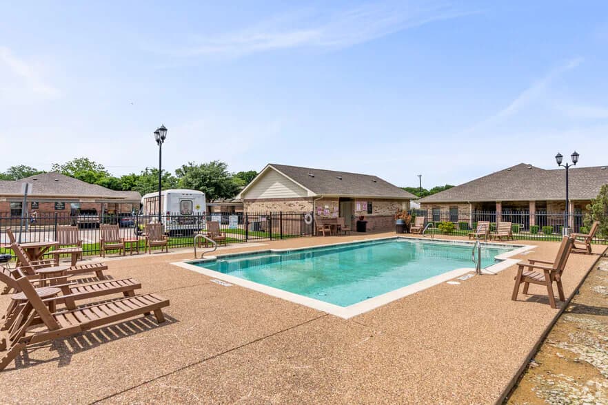 Oak Timbers North Greenbriar in Fort Worth, Texas