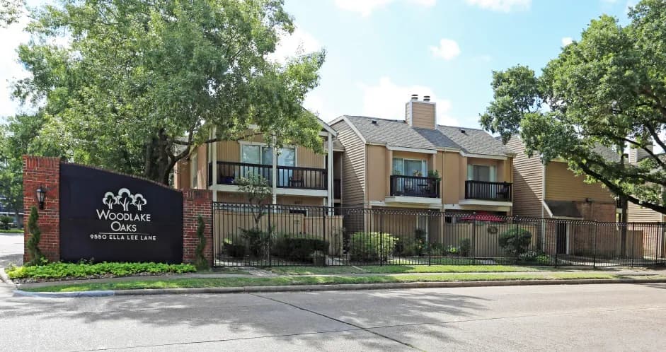 Woodlake Oaks Apartments in Houston, Texas