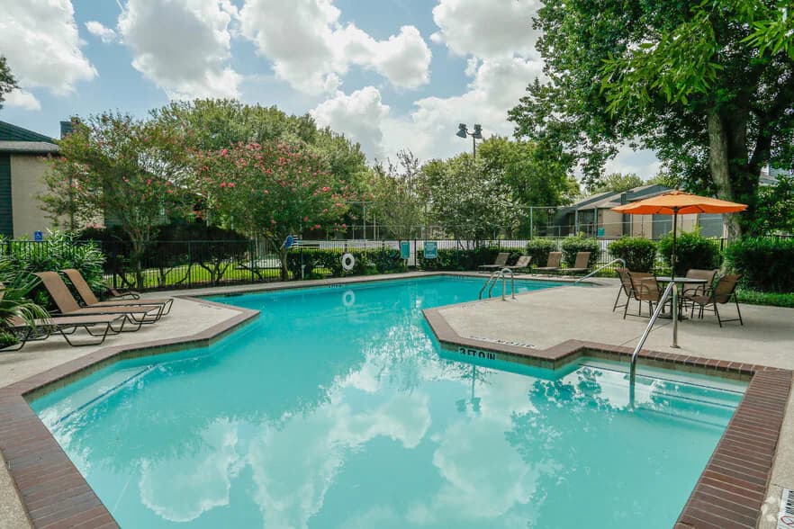 Mosaic Apartments in Pasadena, Texas