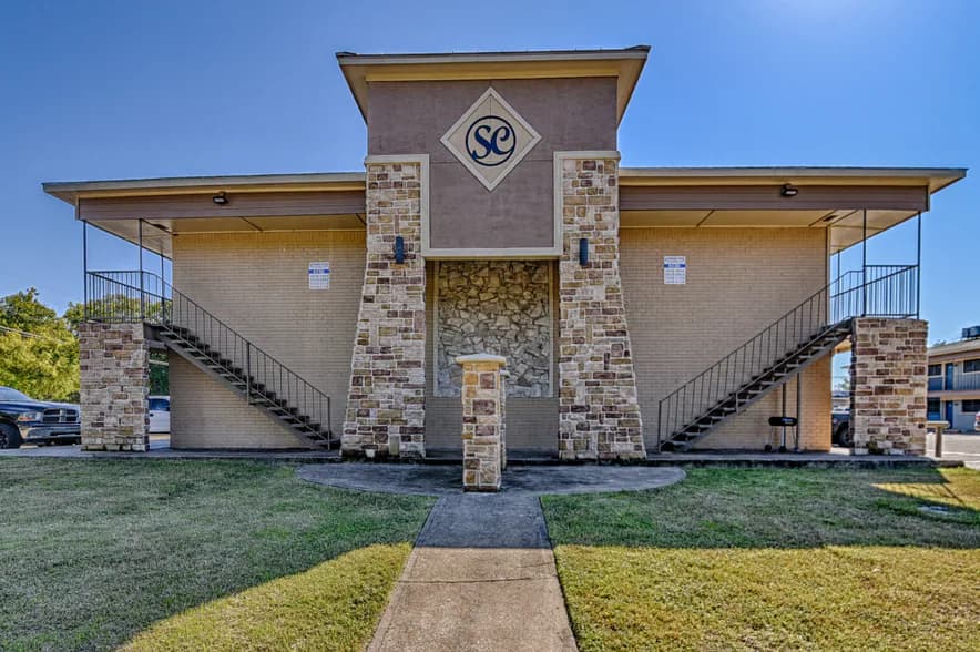 Spanish Cove Apartments in Dallas, Texas