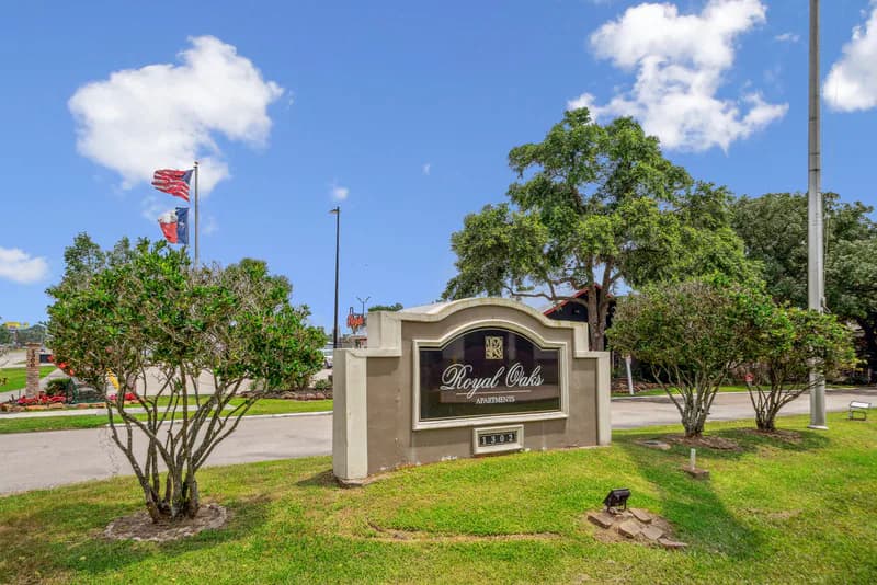 Royal Oaks of Pearland in Pearland, Texas