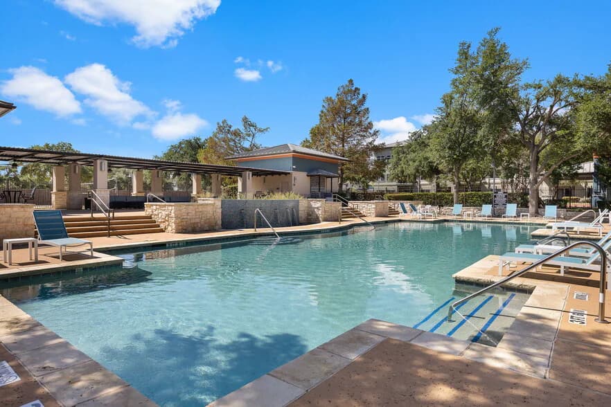 Artisan Apartments & Shops in Austin, Texas