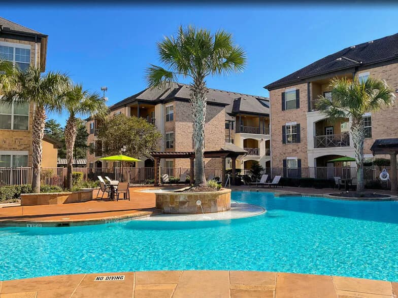 Woodland Hills Luxury Apartments in Humble, Texas