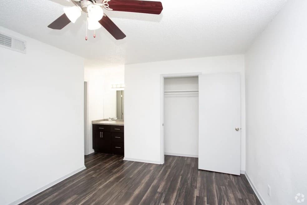 Short Hills Apartments — photo 2