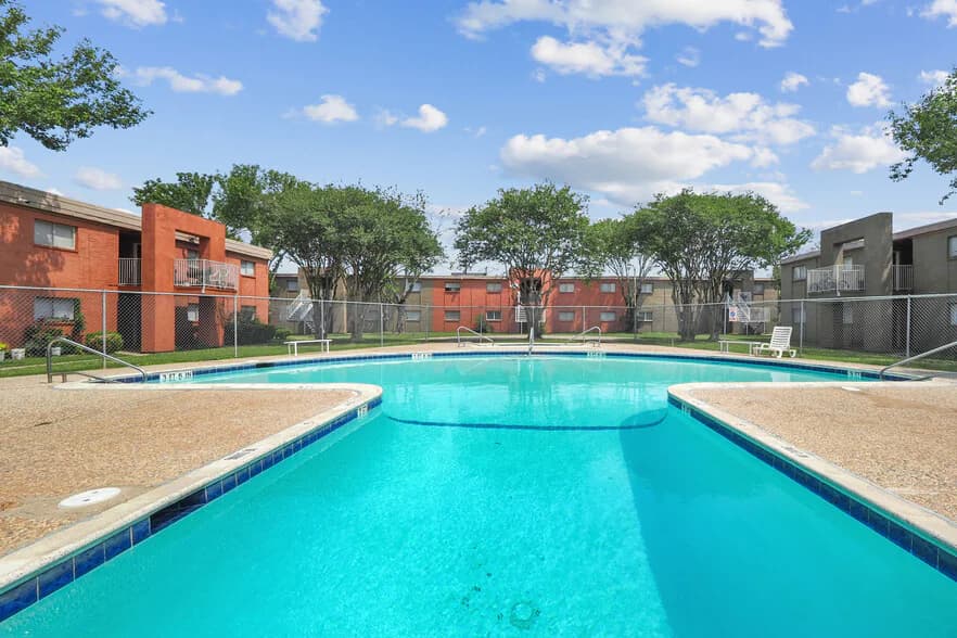 La Paloma Village Apartments in Pasadena, Texas