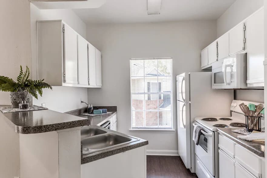 Hollow Creek Apartments in Conroe, Texas