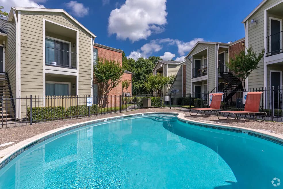 Woodcreek Village — photo 2