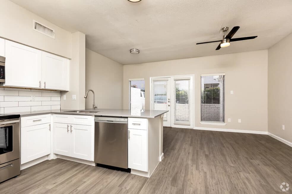 Fort Worth, TX Apartments — photo 2