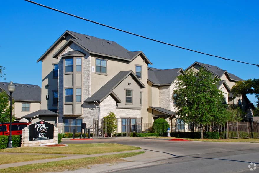 Reese Court Villas in Dallas, Texas