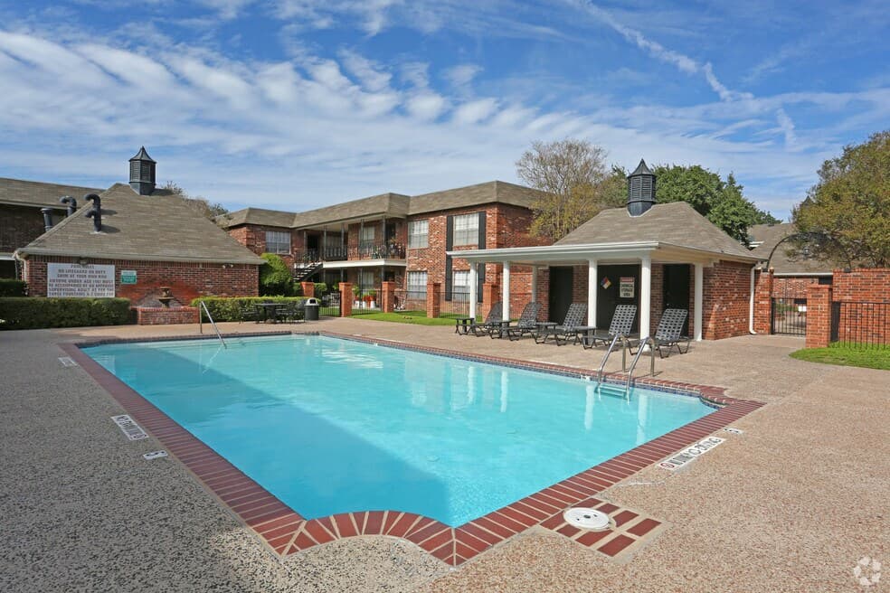 Towne Oaks II in Austin, Texas