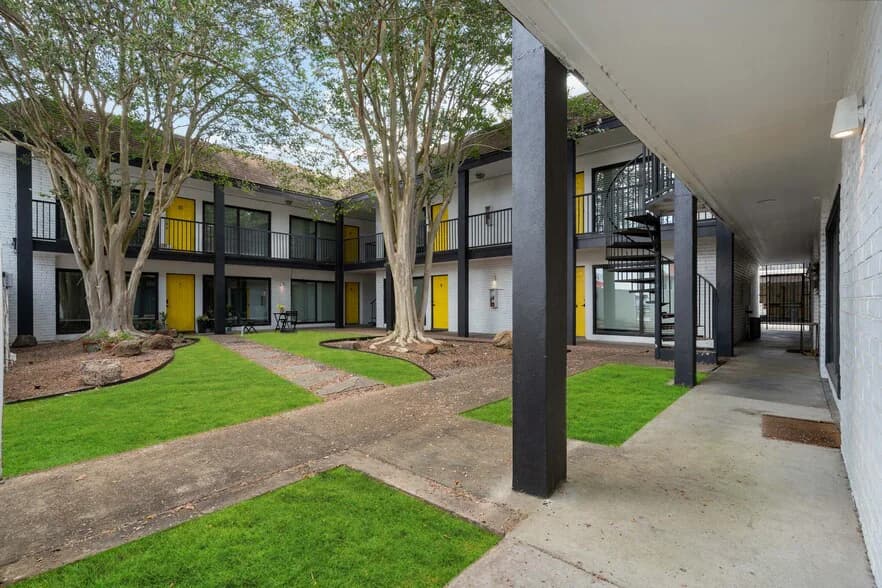 Dream Montrose - 1507 California Street in Houston, Texas