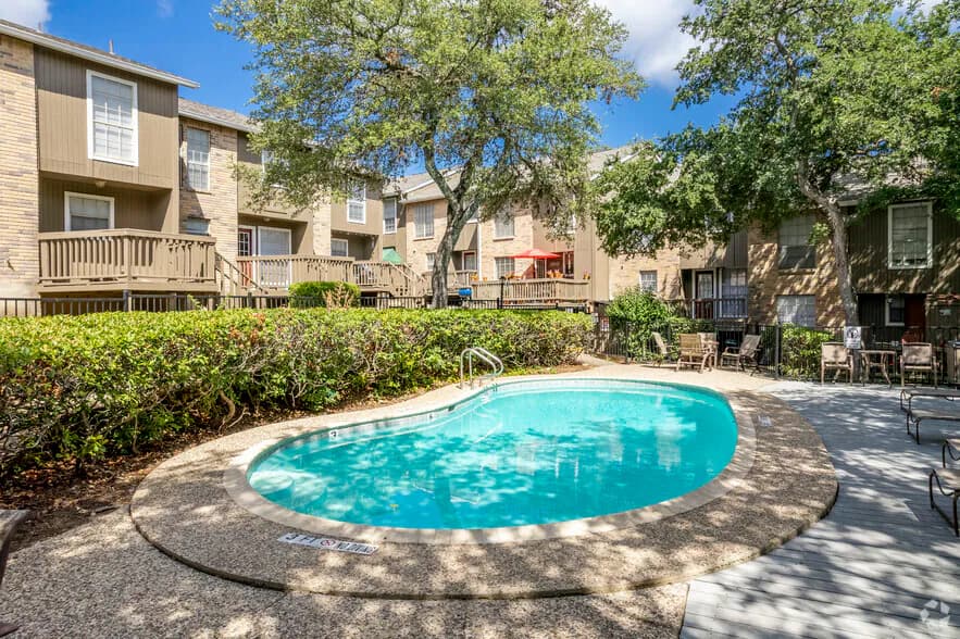 Broken Oak Townhomes in San Antonio, Texas