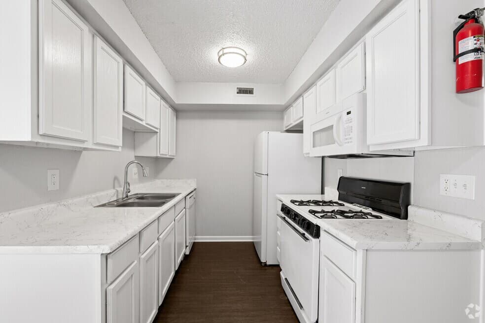 Runnymede Apartments — photo 4