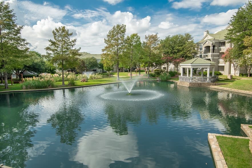 Lakeview At Parkside in Farmers Branch, Texas