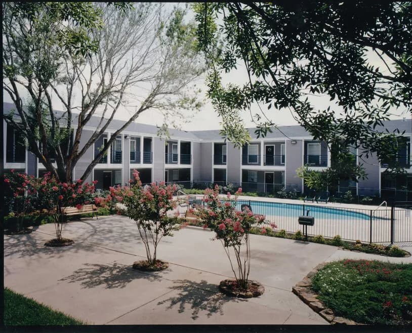 Southmore Park Apartments — photo 2