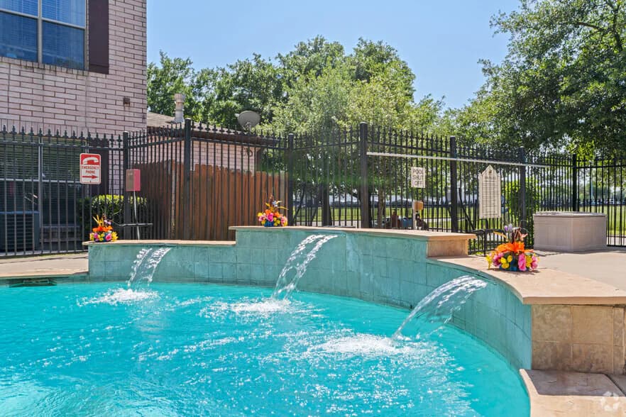 Manor at Jersey Village in Houston, Texas