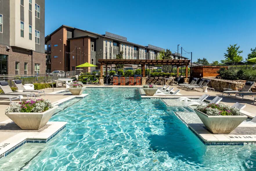 The Reve — exterior