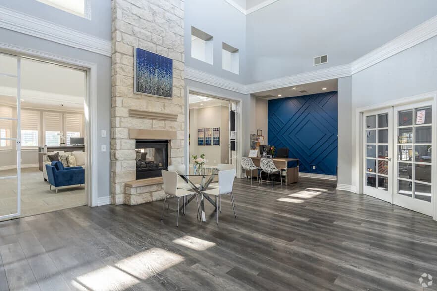 Woodridge Apartments in Dallas, Texas