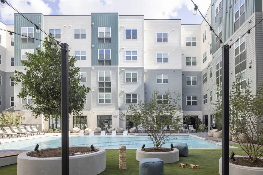 Broadstone Garden Oaks in Houston, Texas