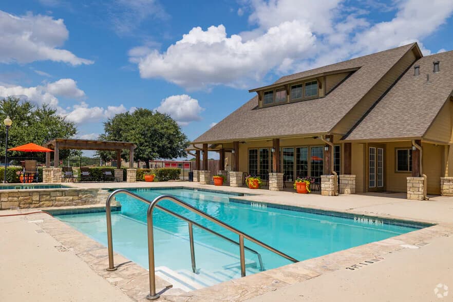 Oak Hollow in Seguin, Texas