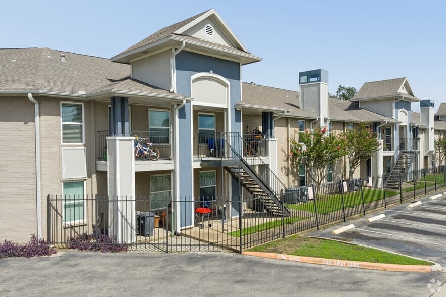 The Life at Park View in Pasadena, Texas