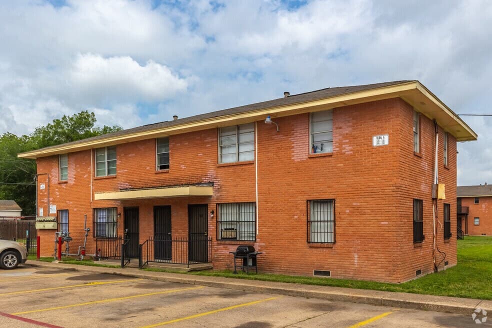 Hidden Creek Apartments — photo 4