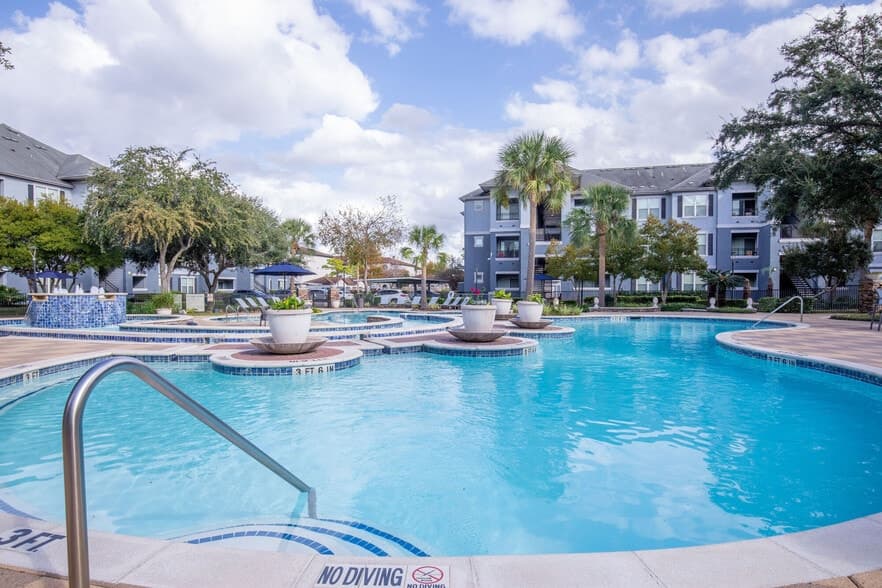 Mandalay At Shadow Lake in Houston, Texas