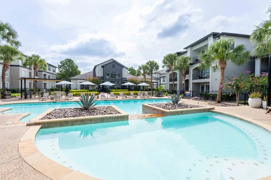 Aura at Westchase in Houston, Texas