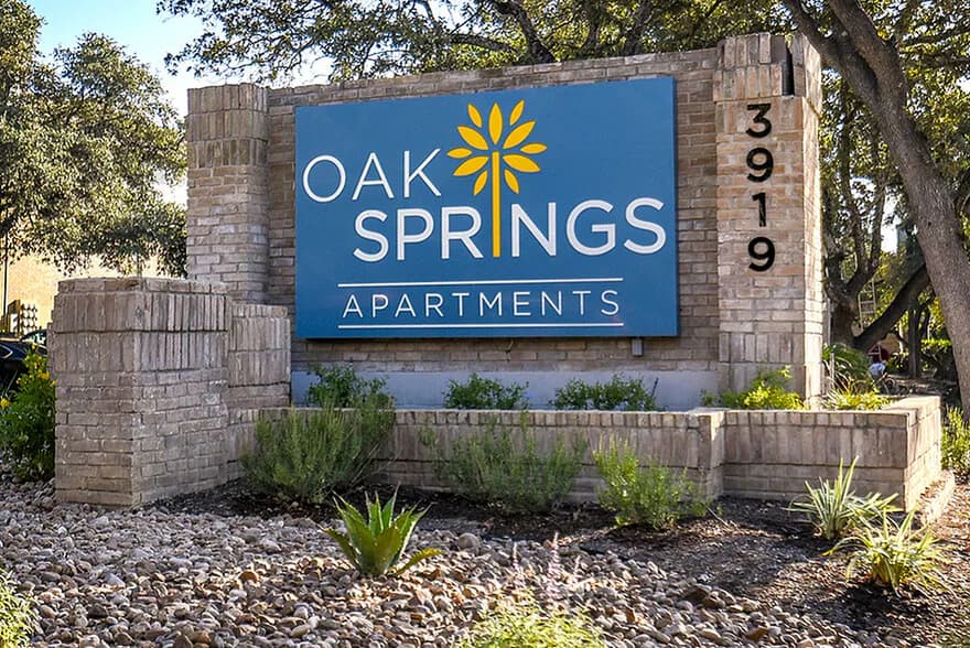 Oak Springs Apartments in San Antonio, Texas