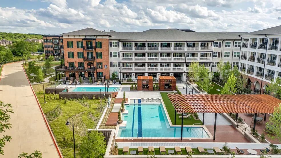 The Chloe — exterior