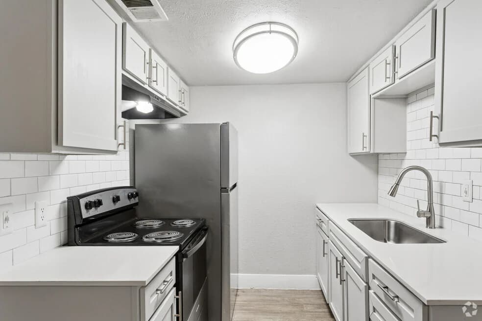 Lucia Apartments — photo 3