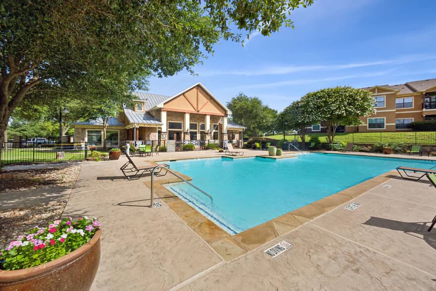 The Residences Of Holland Lake in Weatherford, Texas