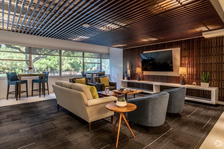 Ensemble Apartments in Castle Hills, Texas