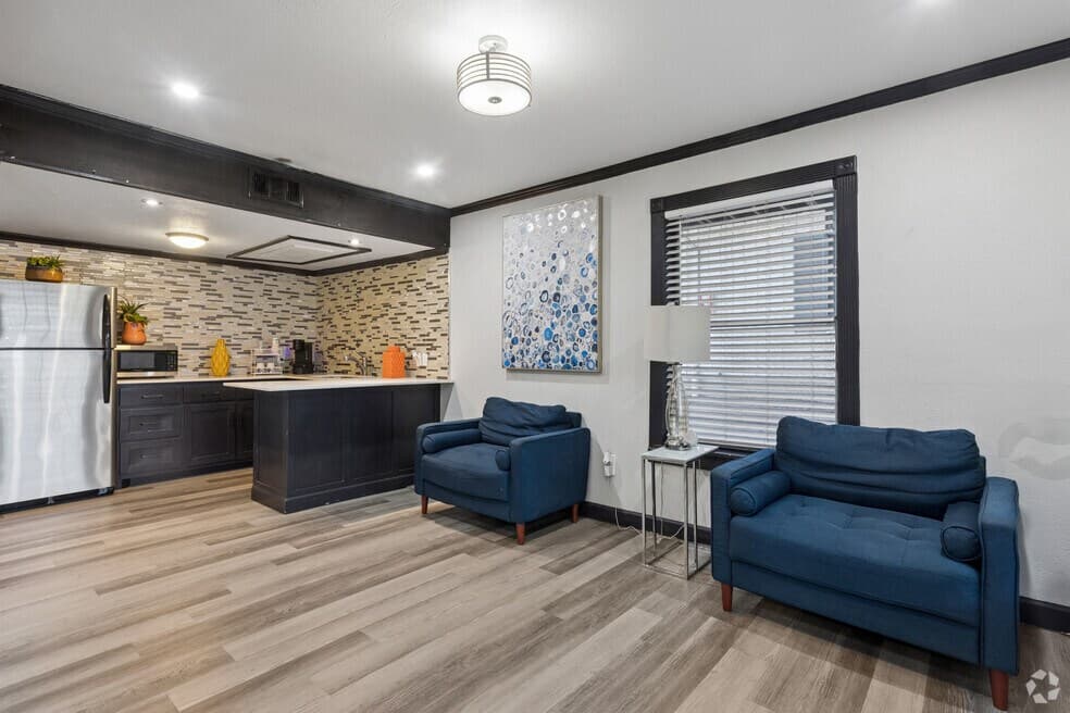 Lucia Apartments — photo 2