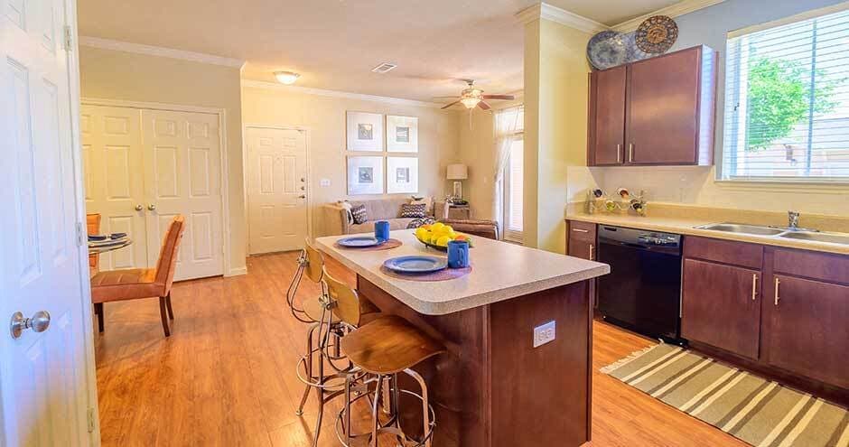 Parkway Grande Apartment Homes in San Marcos, Texas