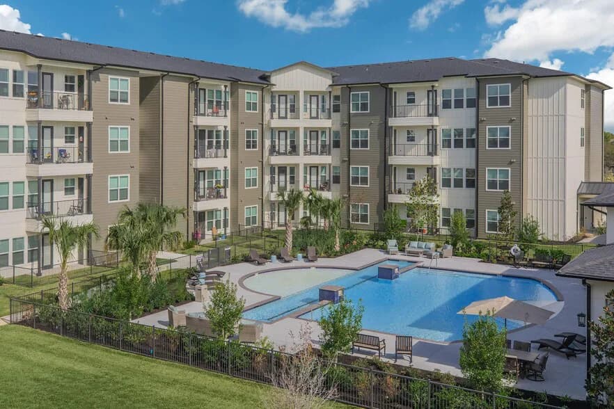 Ivy Point Friendswood in Friendswood, Texas