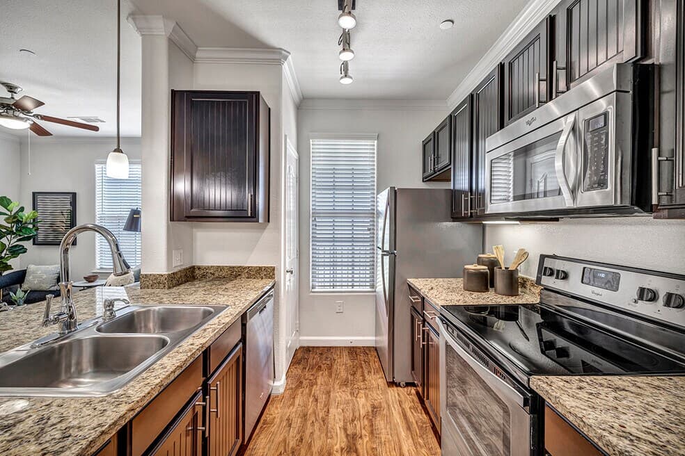 Avenues at Creekside — photo 2