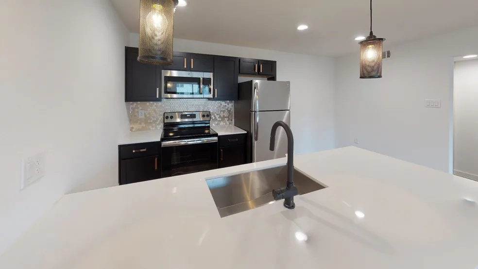 Live Oak Manor — photo 2